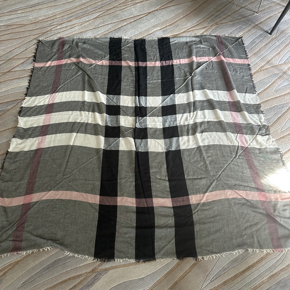 Burberry Gray and Pink Check Scarf